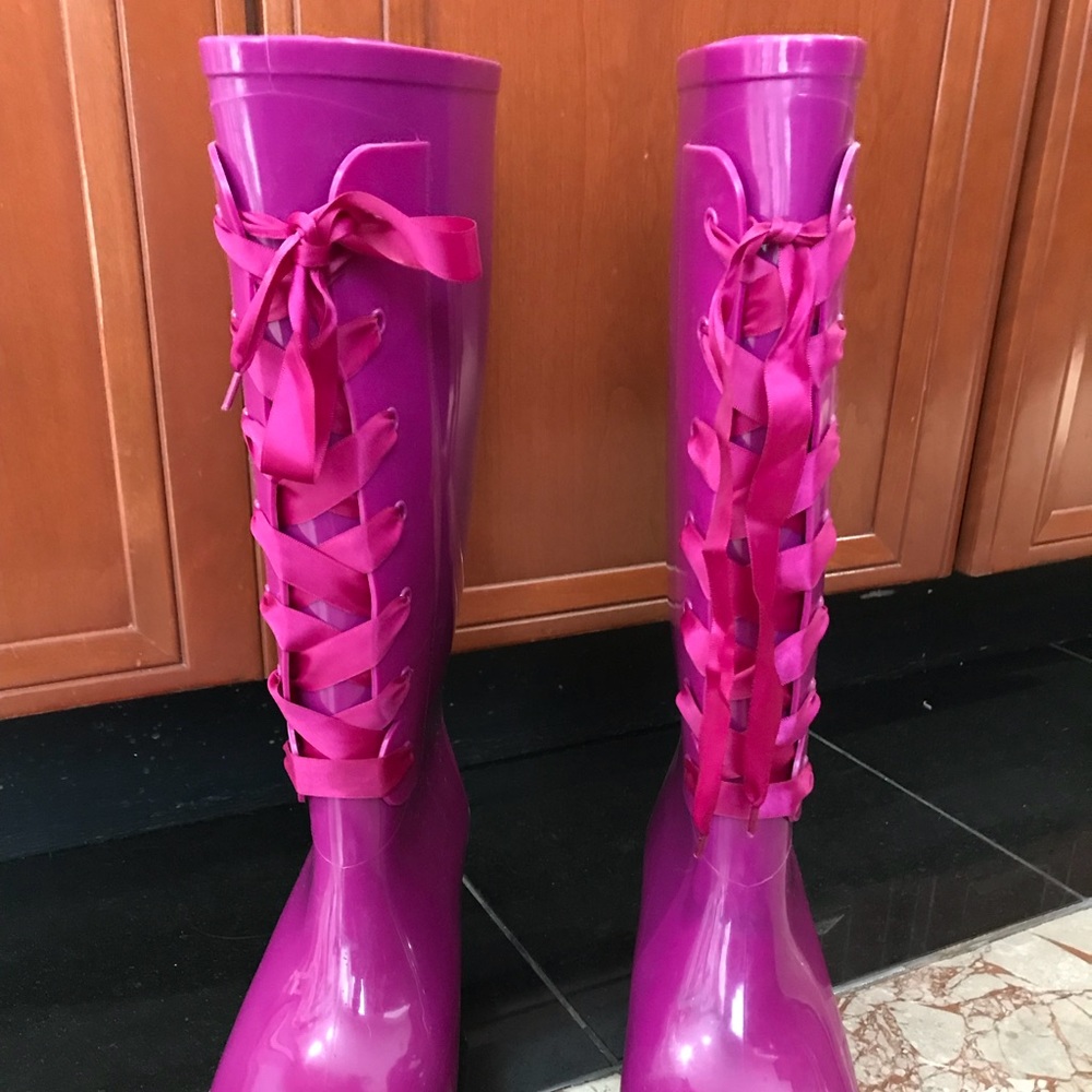 Dirty Laundry Hot Pink/Purple Rain Boots